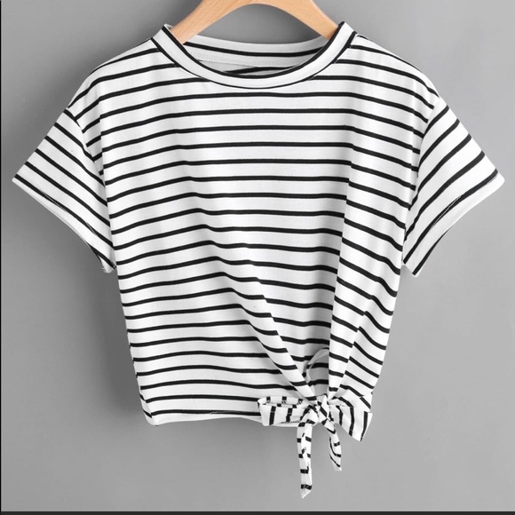 Tops - Black and white striped crop top